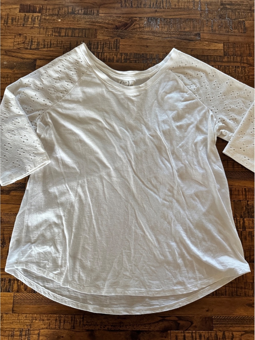 Maurices 24/7 White Eyelet Sleeve T-Shirt XL